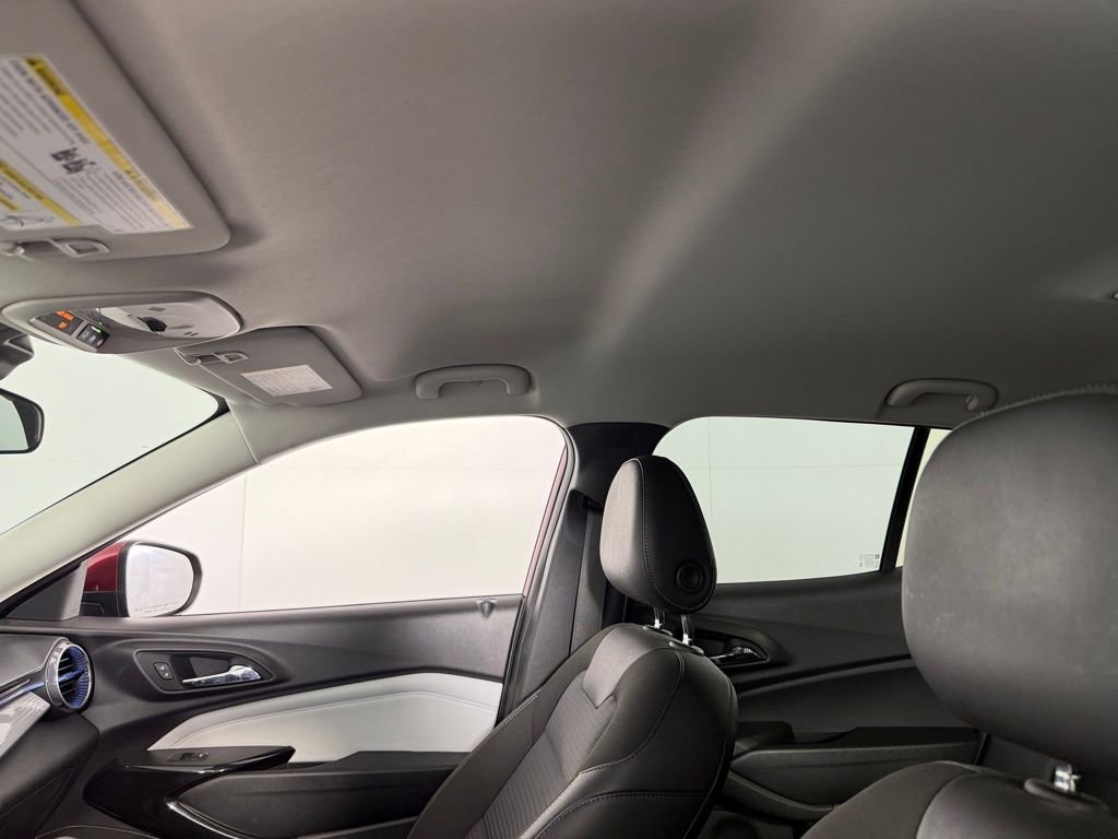 Used 2025 Chevrolet Trax LT image 21