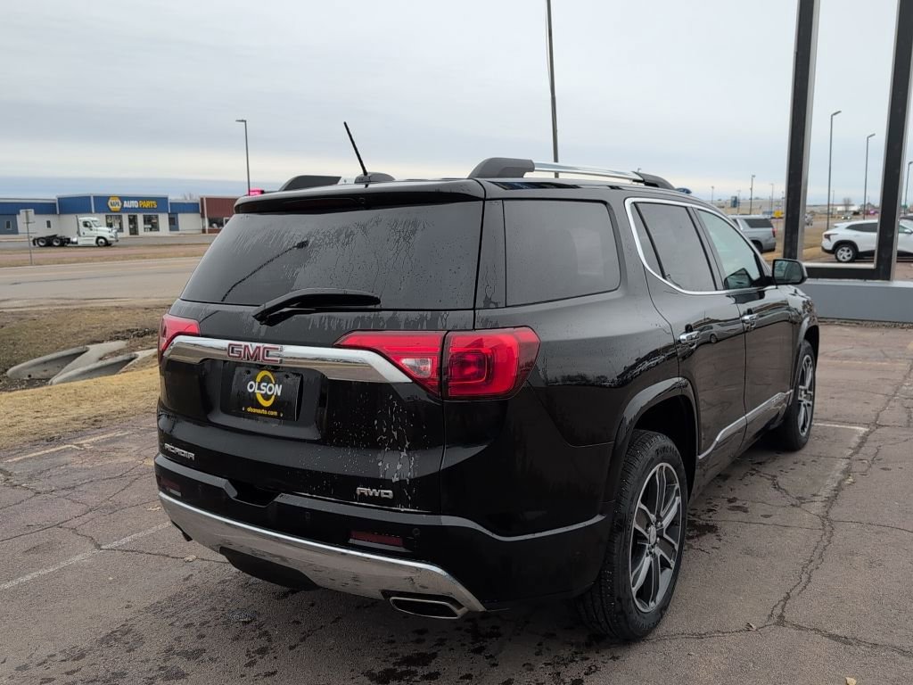 Used 2018 GMC Acadia Denali image 5
