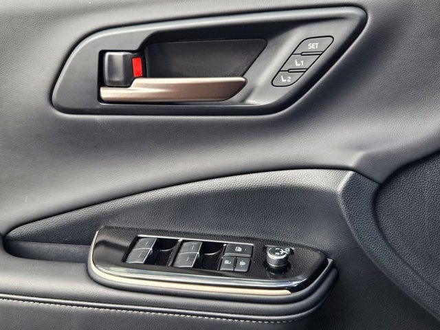 Used 2024 Toyota Crown Limited image 13