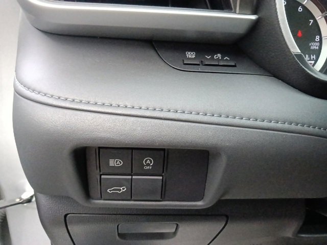 Used 2023 Toyota Highlander XLE image 18