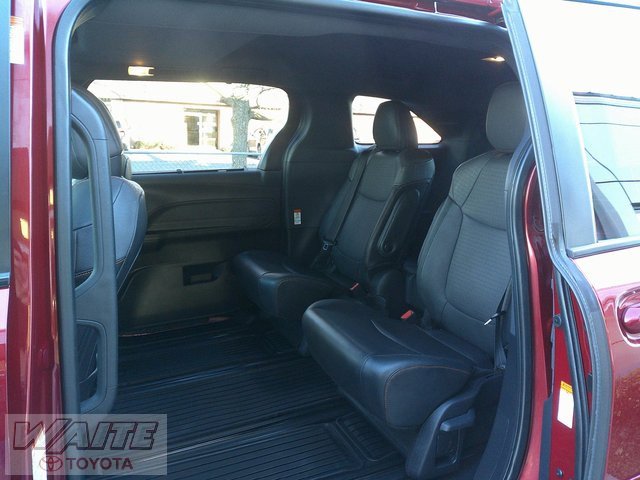 Certified 2021 Toyota Sienna XSE image 25