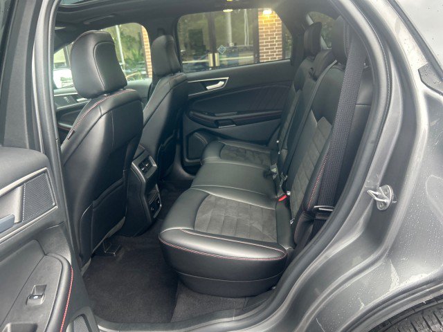 Used 2023 Ford Edge ST-Line AWD/4WD image 12