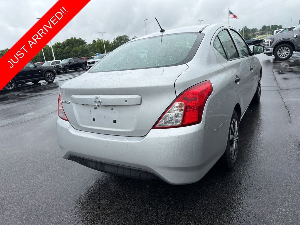 Used 2018 Nissan Versa S FWD image 4