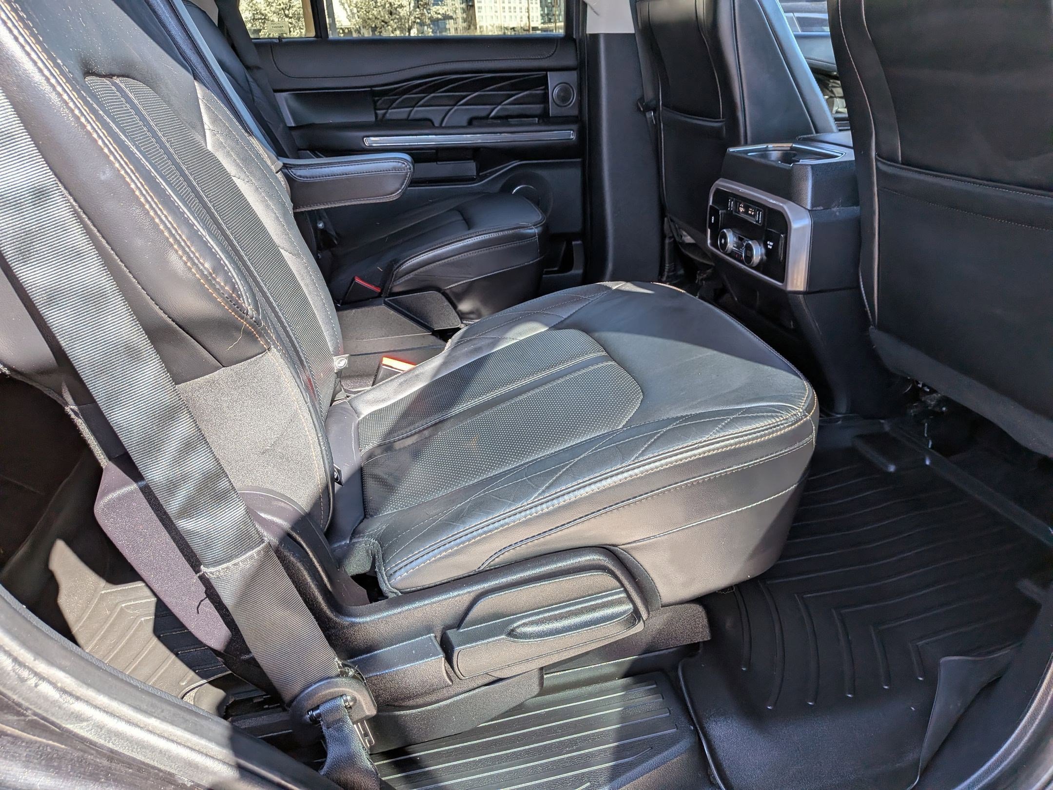 Used 2020 Ford Expedition Platinum image 30