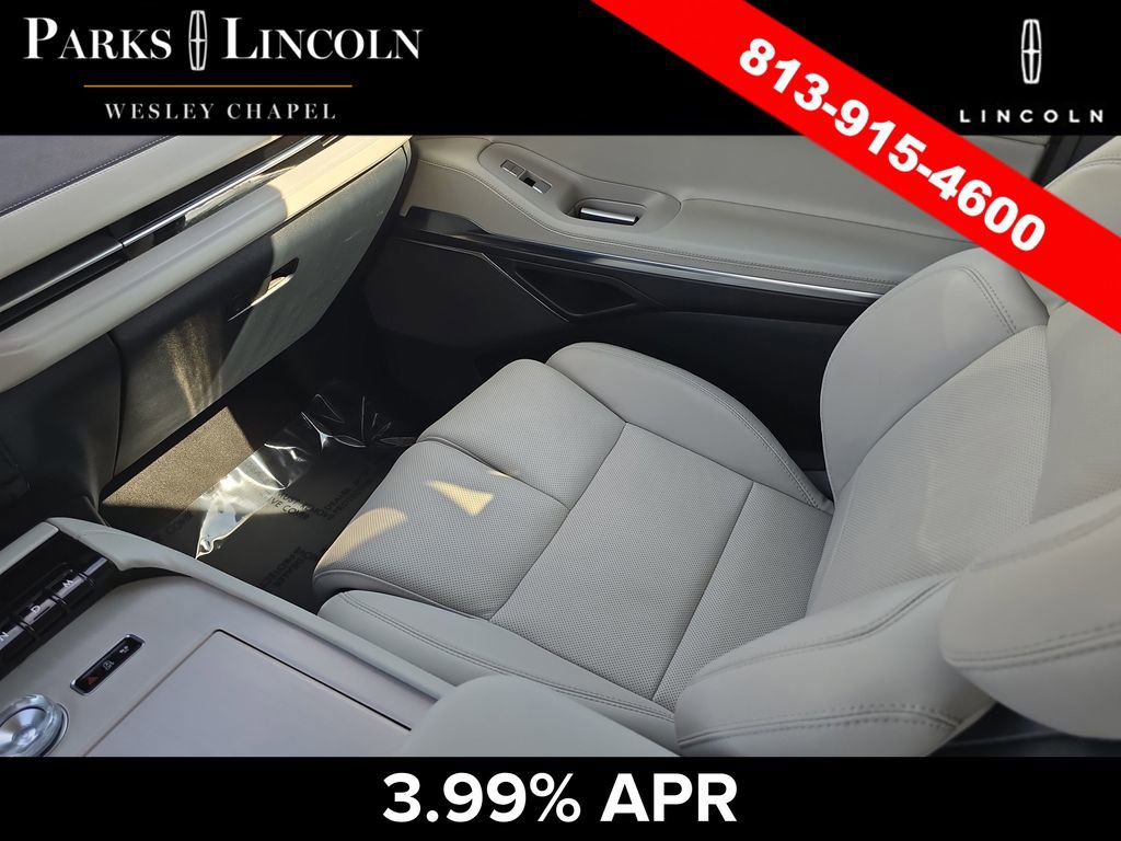 Used 2025 Lincoln Navigator Reserve image 15