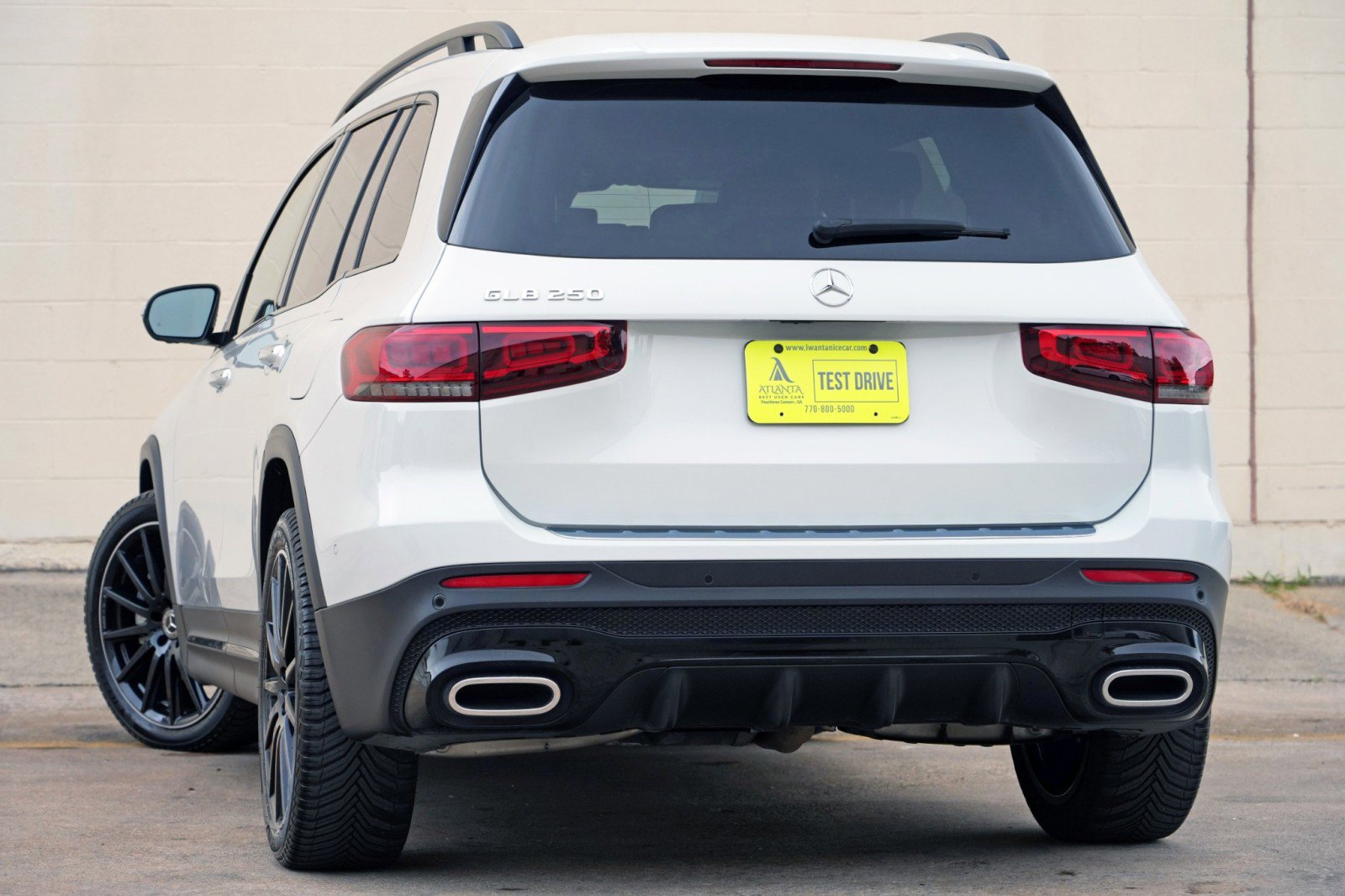 Used 2021 Mercedes-Benz GLB 250 w/ AMG Line image 5