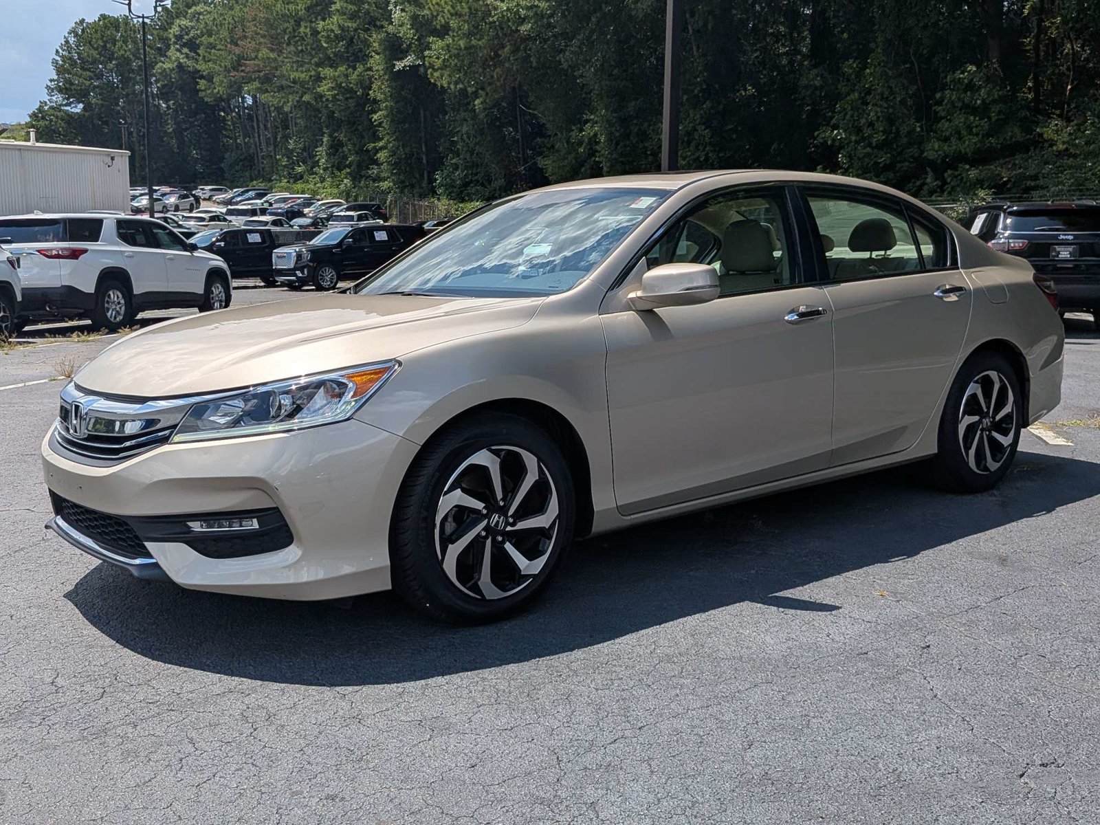 Used 2017 Honda Accord EX-L image 7