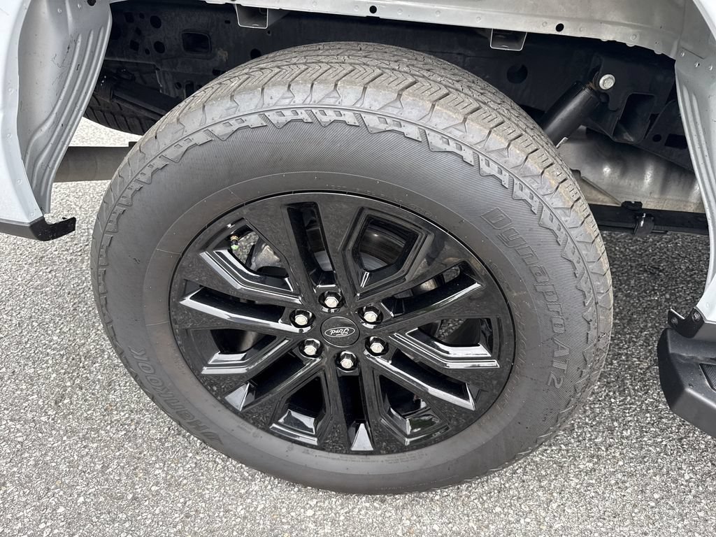 Used 2025 Ford F150 Lariat w/ Equipment Group 502A High AWD/4WD image 17