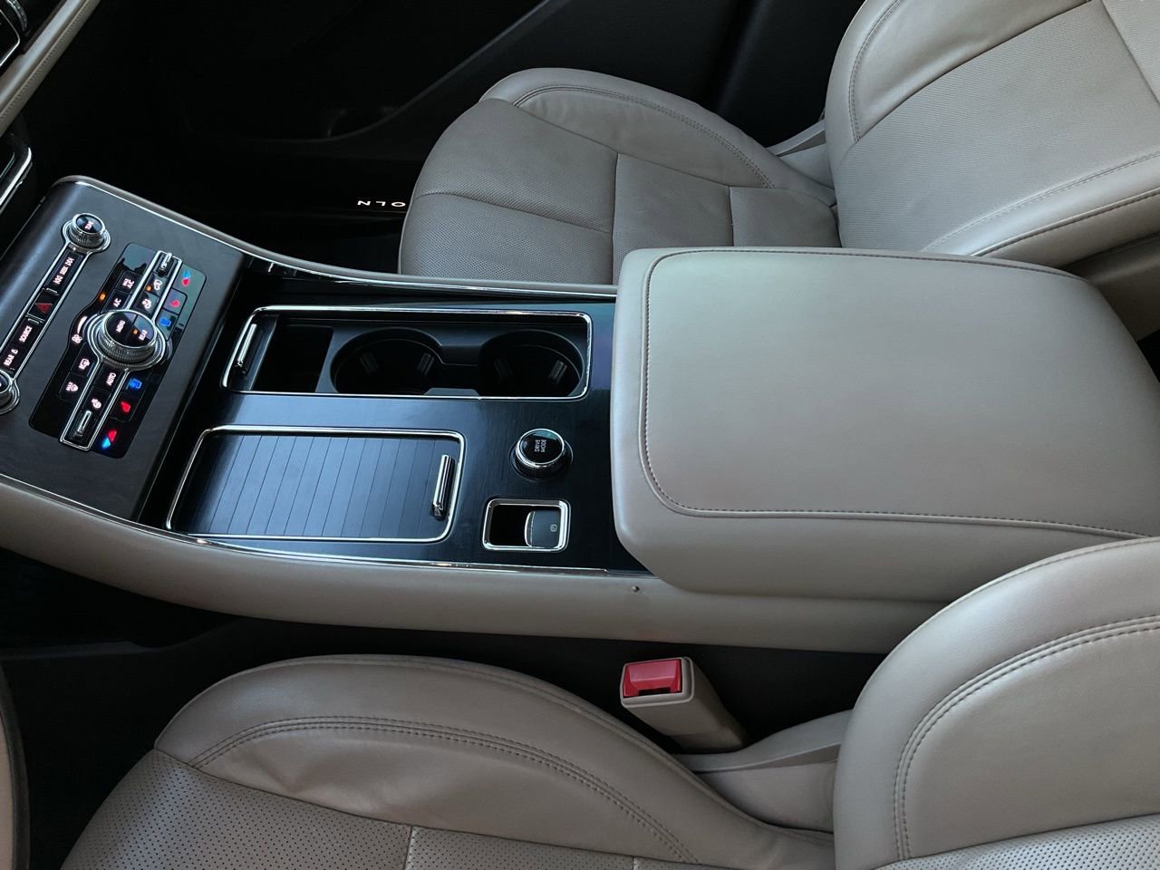 Used 2023 Lincoln Aviator Reserve w/ Equipment Group 201A image 41