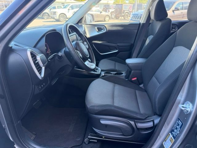 Used 2024 Kia Soul LX w/ Option Group 015 FWD image 6
