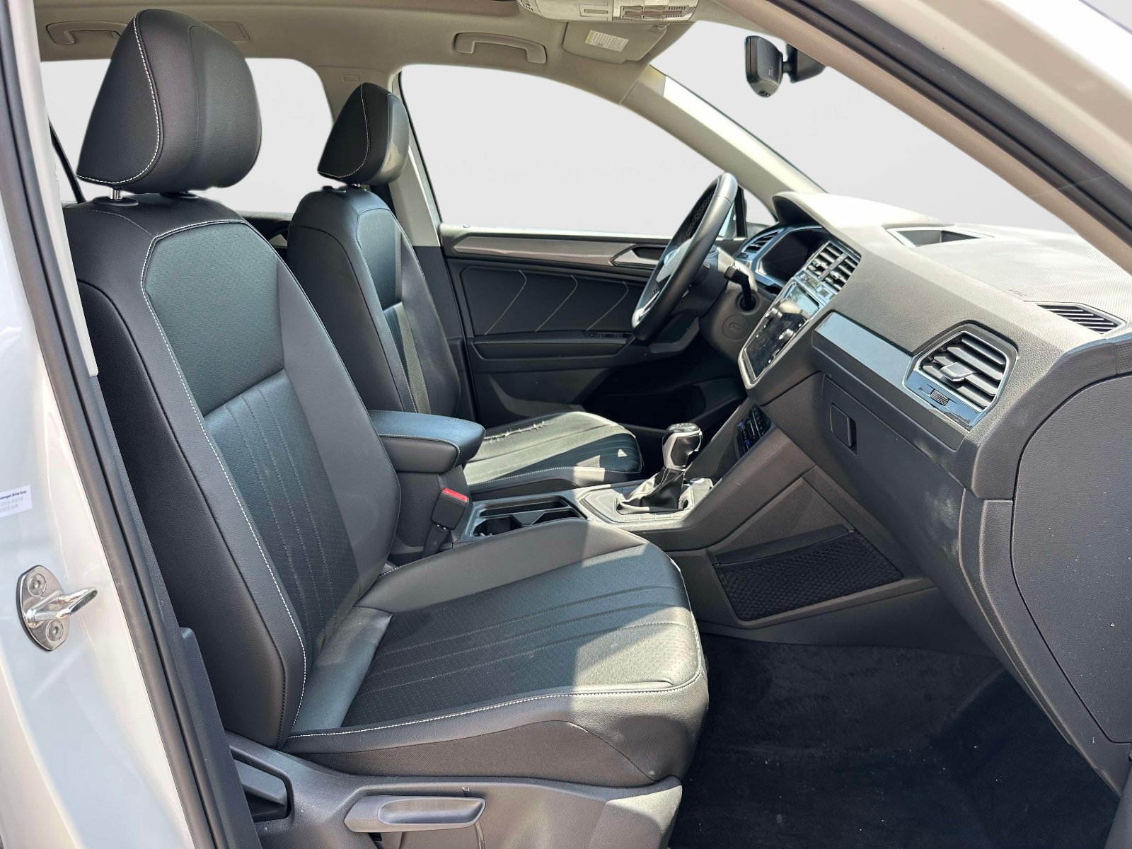 Certified 2022 Volkswagen Tiguan SE FWD image 10