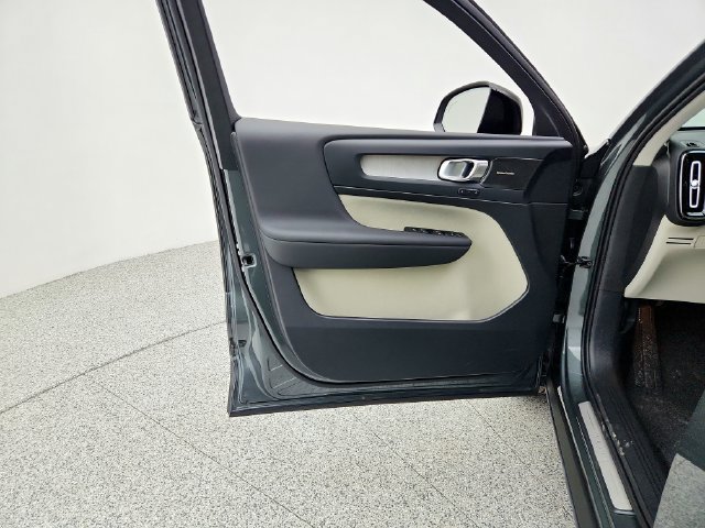 New 2026 Volvo XC40 B5 Ultra w/ Climate Package AWD/4WD image 23