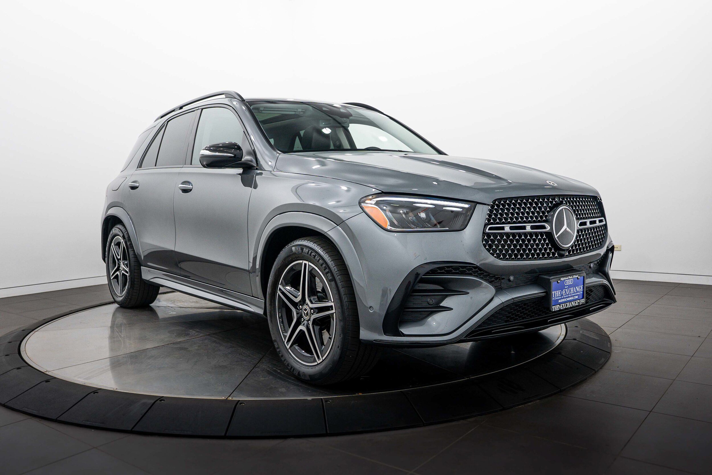 Used 2025 Mercedes-Benz GLE 450 4MATIC image 2