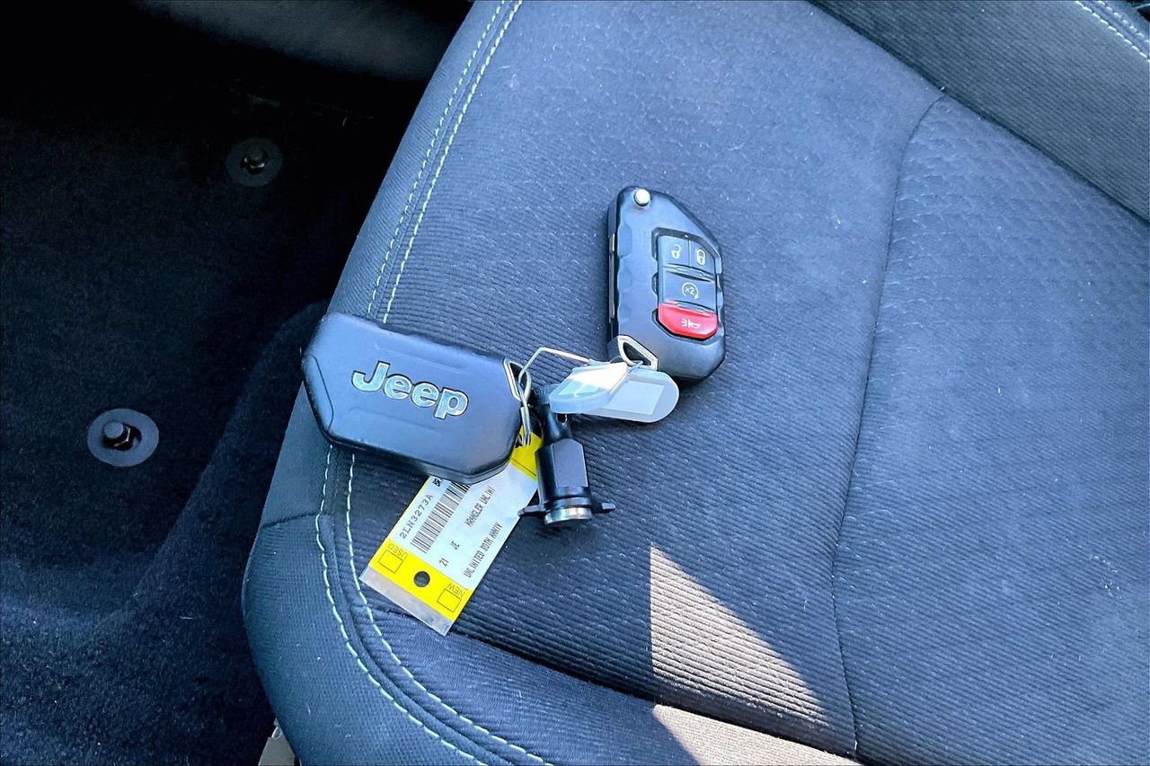 Used 2021 Jeep Wrangler Unlimited Sport AWD/4WD image 31