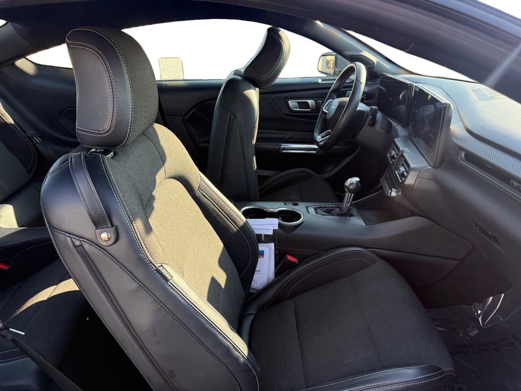 Used 2024 Ford Mustang Coupe image 17
