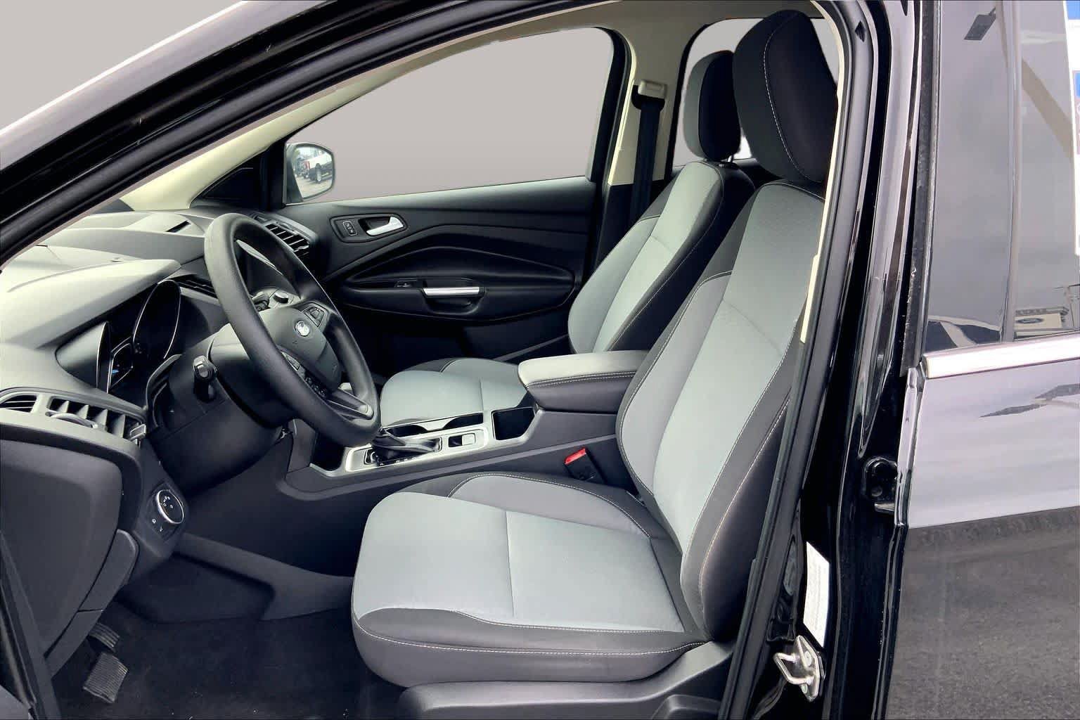 Certified 2018 Ford Escape SE w/ Ford Safe & Smart Package AWD/4WD image 8