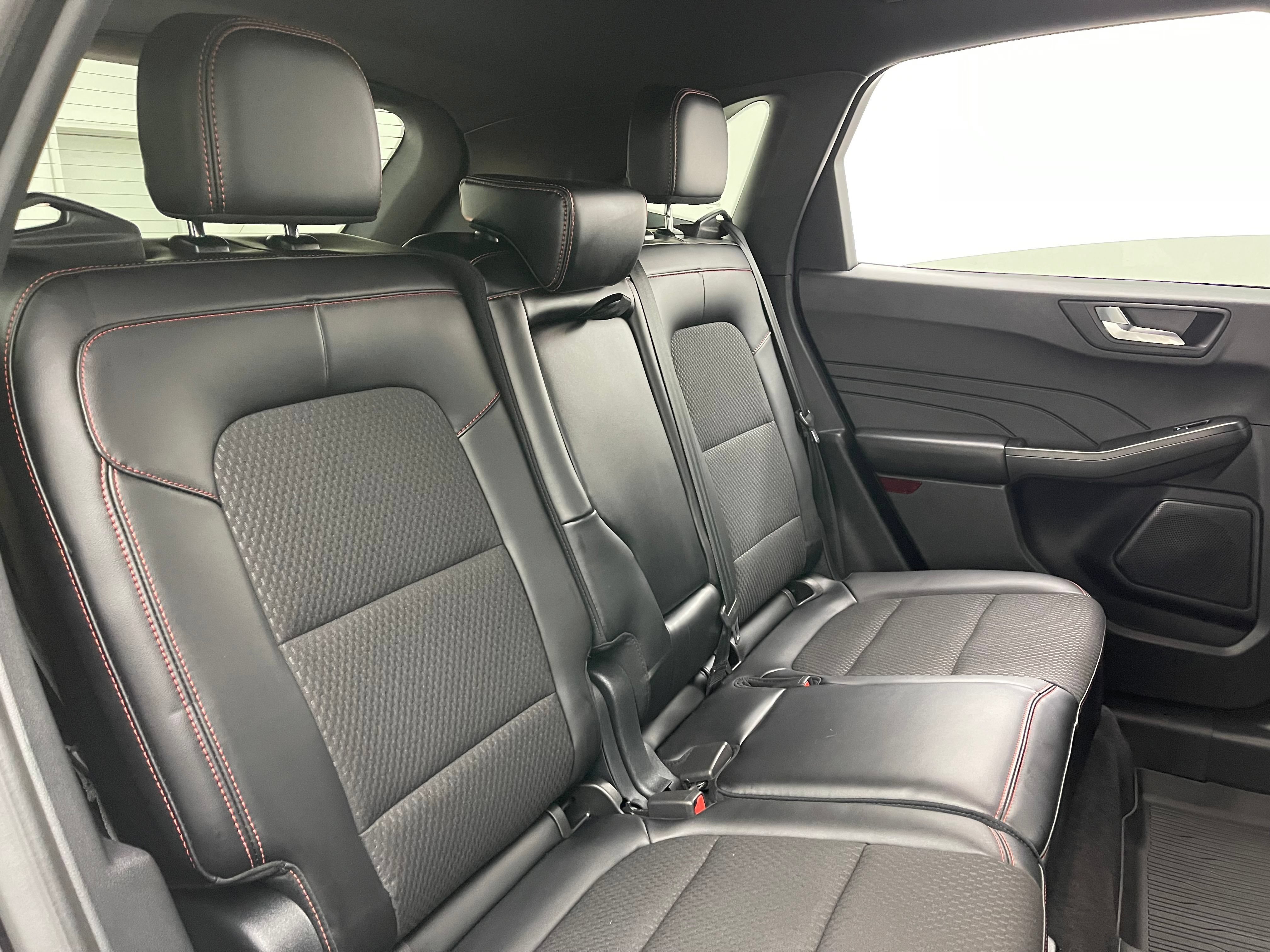Used 2024 Ford Escape ST-Line w/ Tech Pack #1 AWD/4WD image 35
