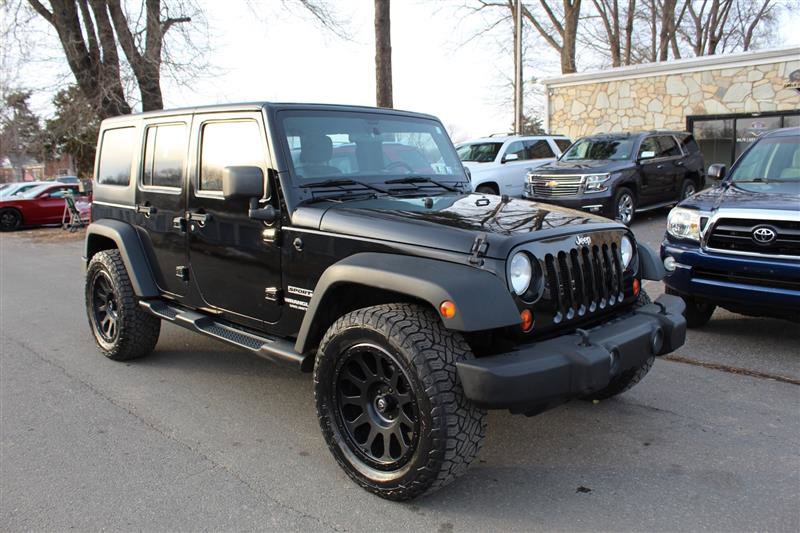 Used 2013 Jeep Wrangler Unlimited Sport w/ Connectivity Group AWD/4WD image 9