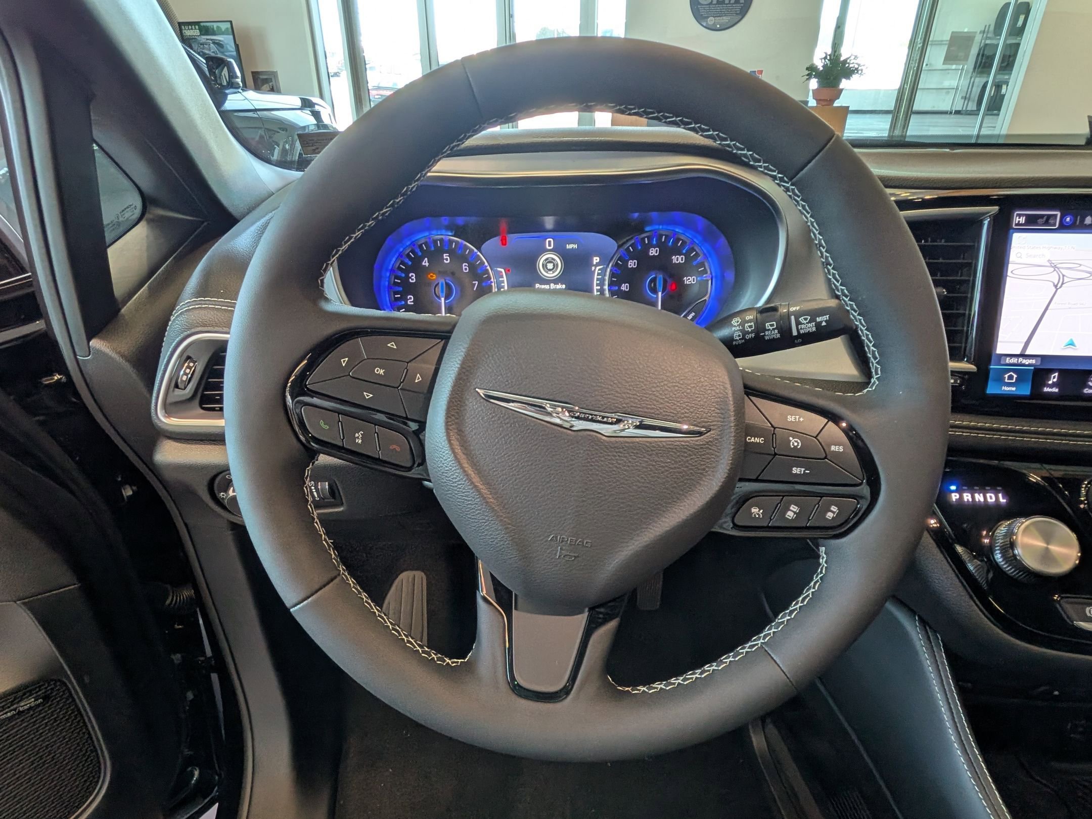 New 2026 Chrysler Pacifica Limited w/ Uconnect Theater Family Group image 14