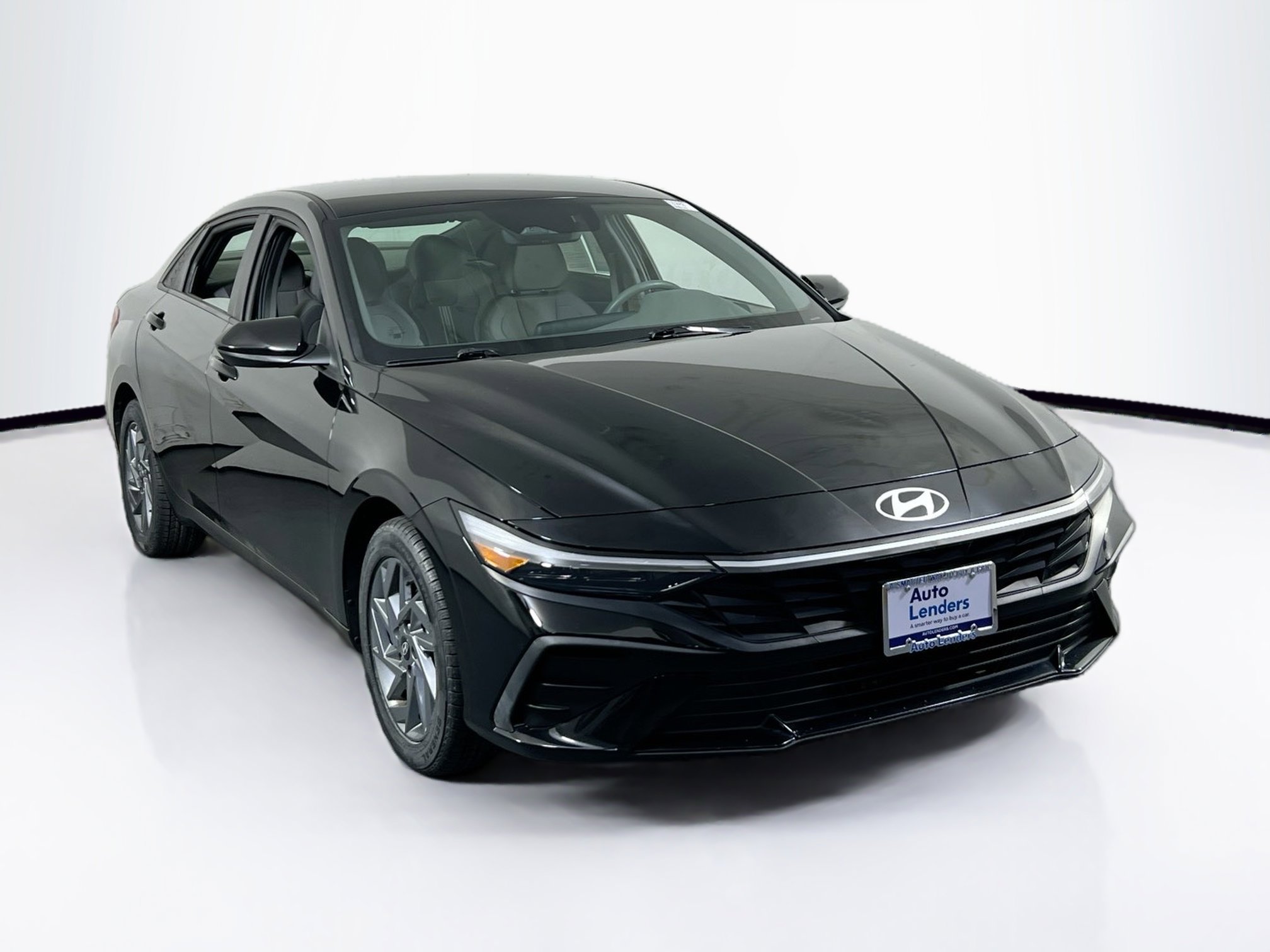 Used 2024 Hyundai Elantra SEL image 3