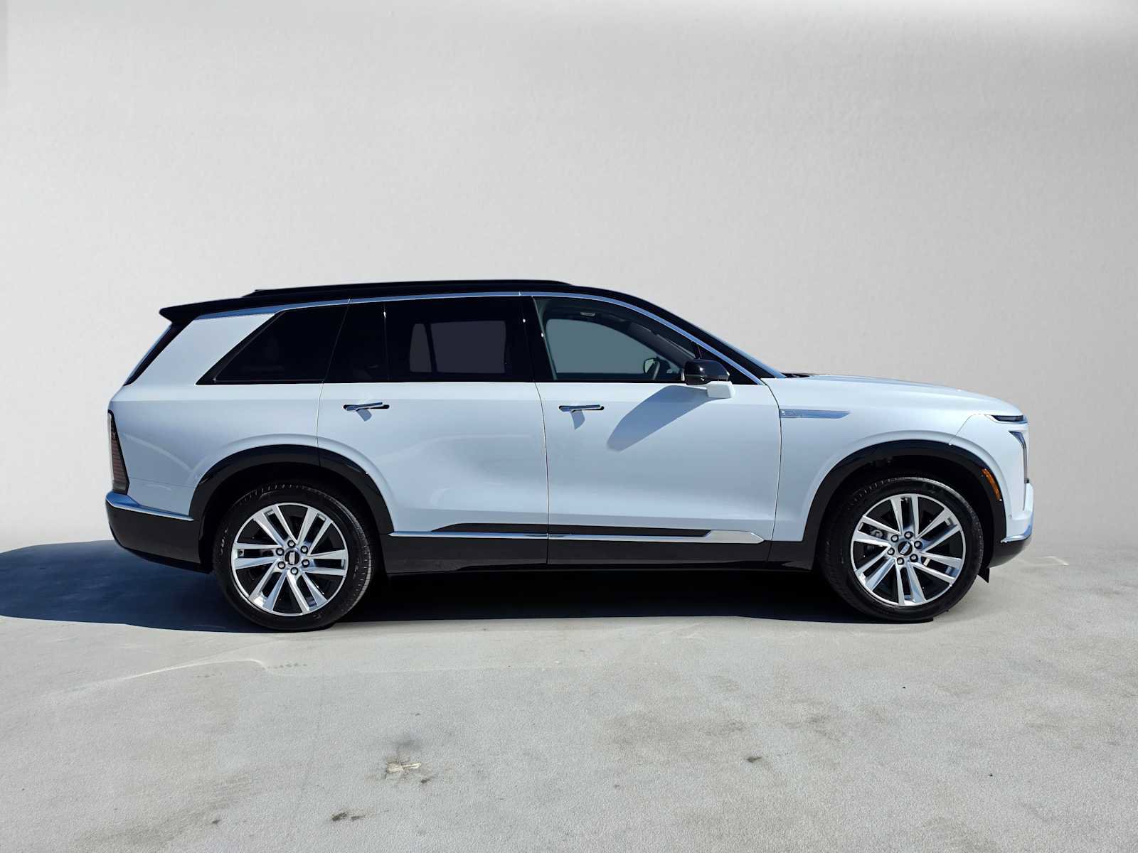 New 2027 Cadillac Vistiq Luxury AWD/4WD image 2
