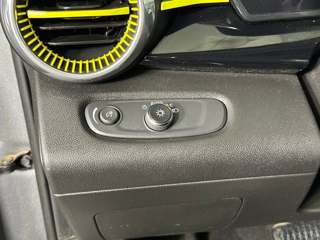 Used 2024 Chevrolet Trax ACTIV w/ Sunroof Package image 19