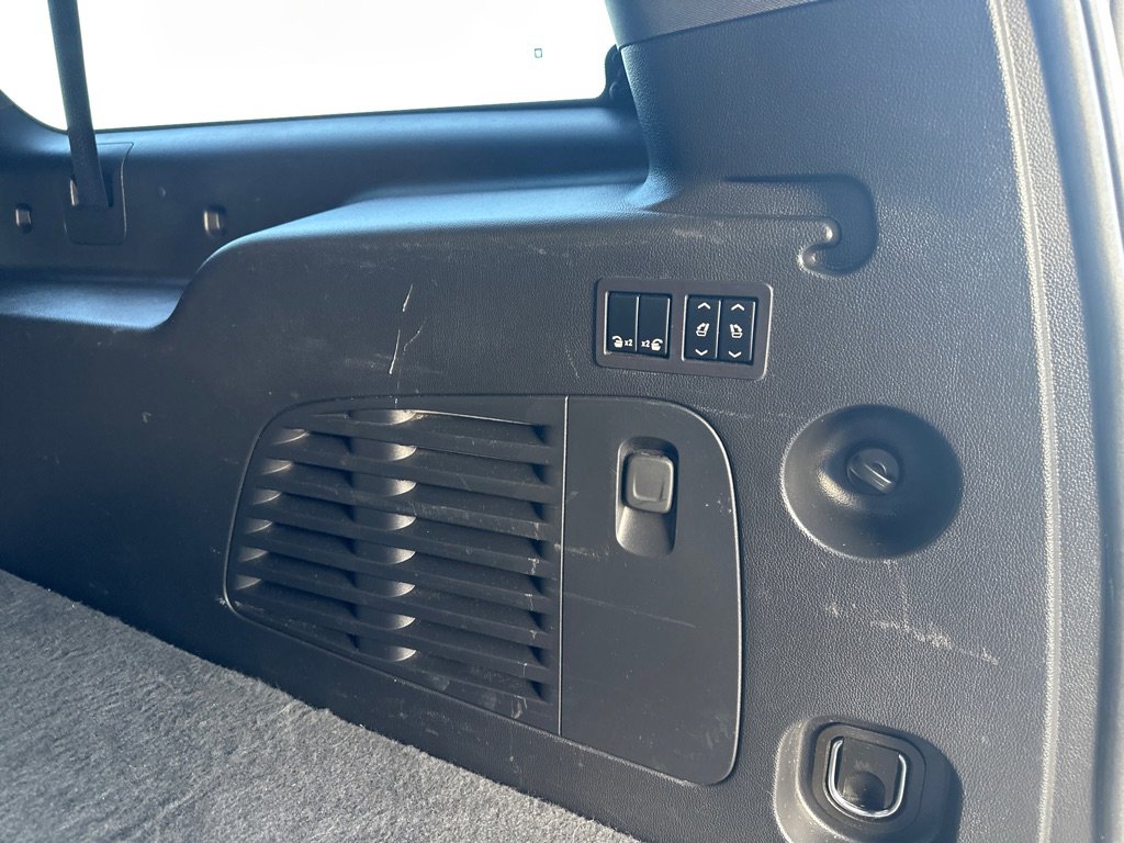 Used 2019 Cadillac Escalade ESV Platinum image 19