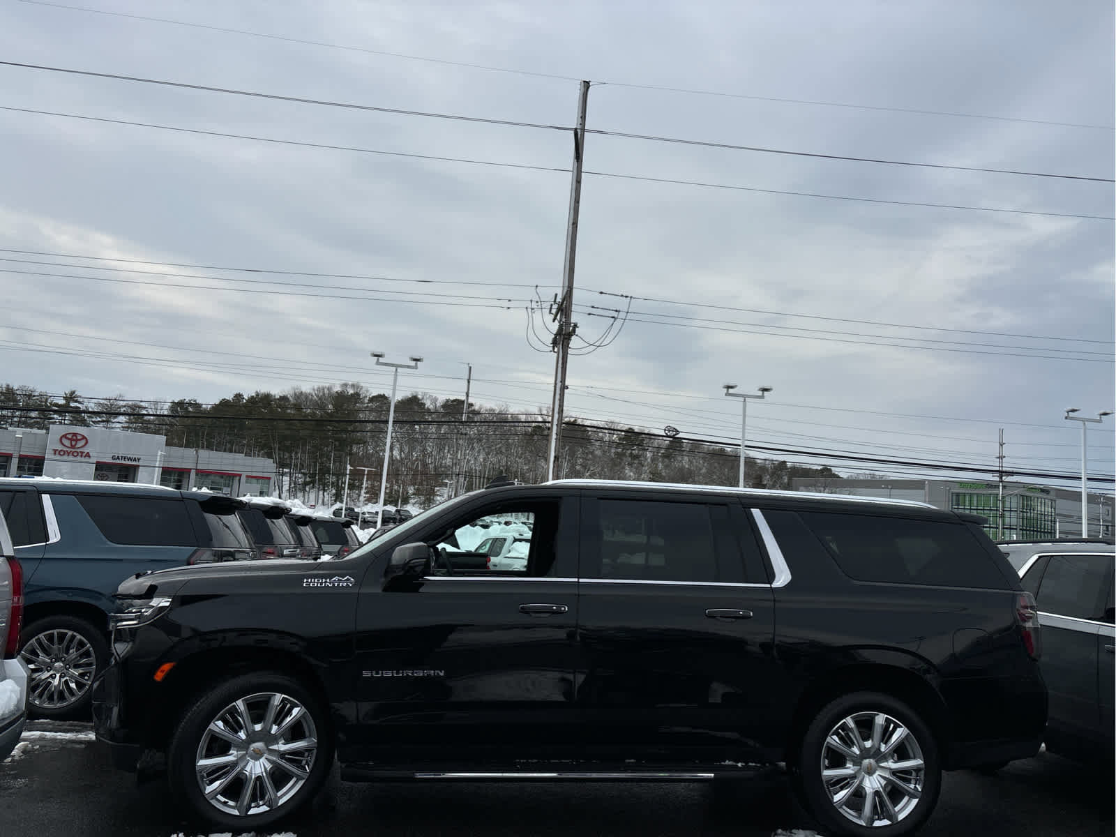 Certified 2023 Chevrolet Suburban High Country AWD/4WD image 7