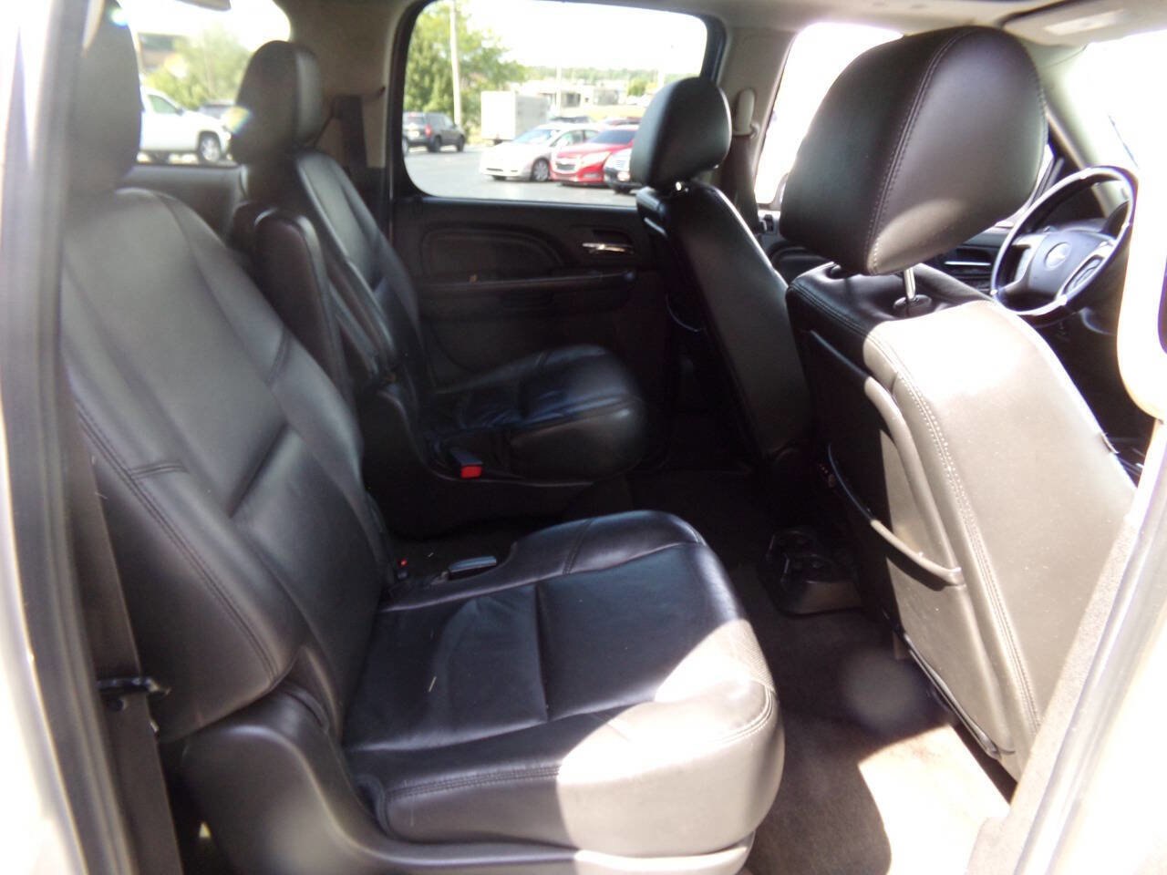 Used 2013 GMC Yukon XL Denali image 32
