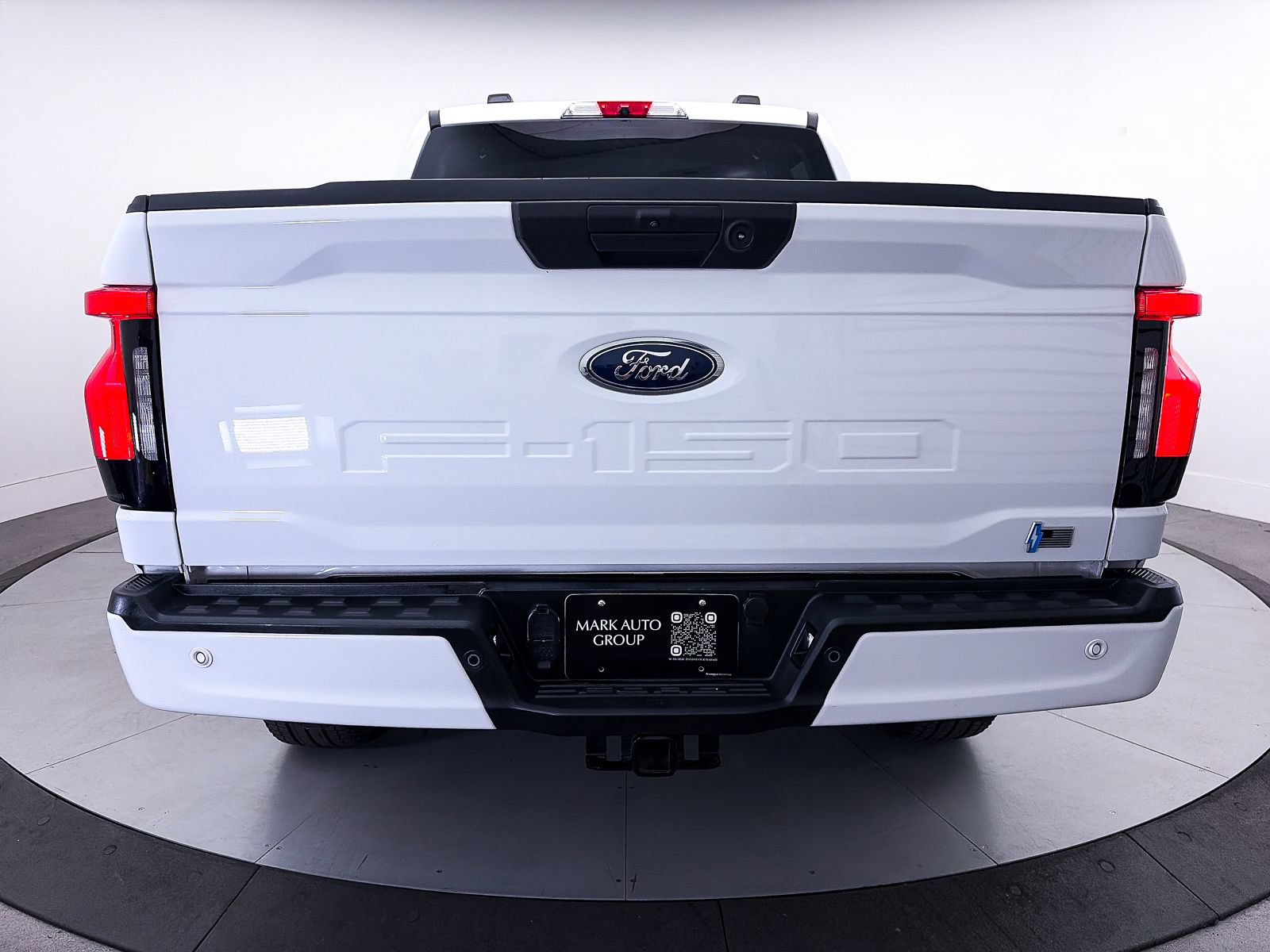 Used 2022 Ford F150 Lightning XLT AWD/4WD image 14