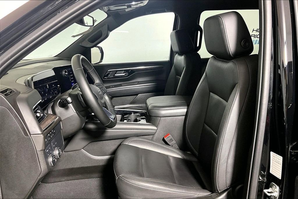 Used 2025 Chevrolet Suburban Z71 image 20