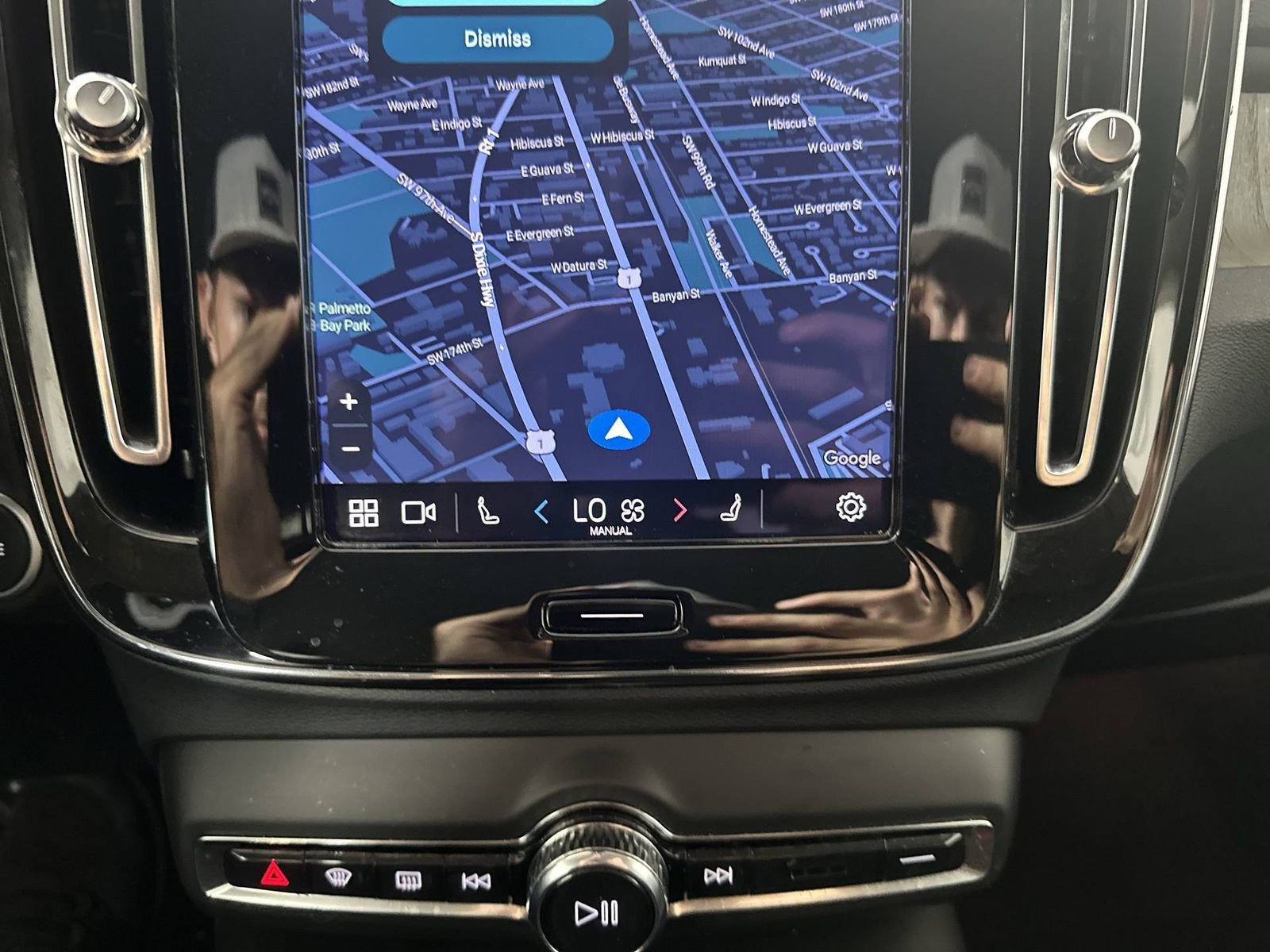 Used 2023 Volvo XC40 B5 Core image 23