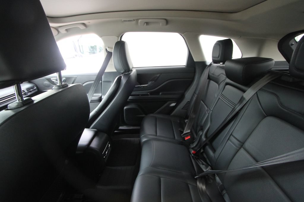 Used 2024 Lincoln Corsair Reserve w/ Equipment Group 201A AWD/4WD image 16