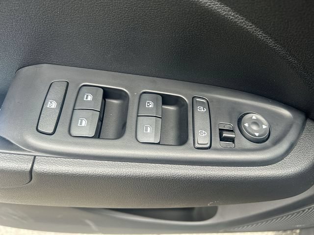New 2025 Hyundai Venue SEL FWD image 34