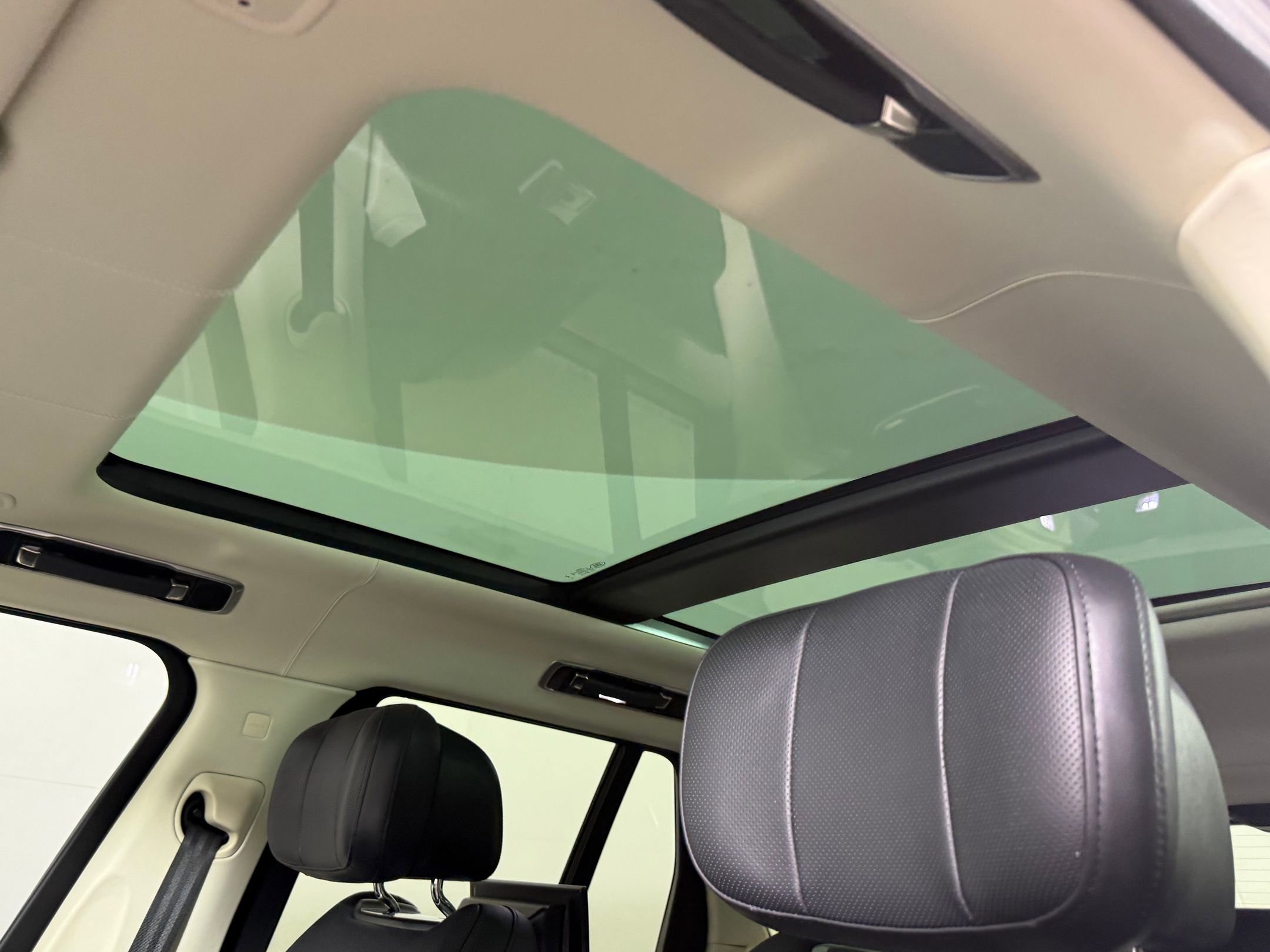 Used 2024 Land Rover Range Rover Autobiography AWD/4WD image 16