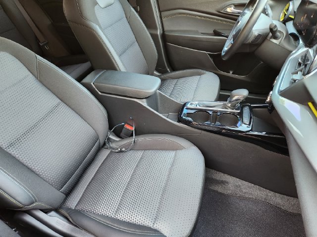 Used 2024 Chevrolet Trax LT w/ Driver Confidence Package FWD image 18