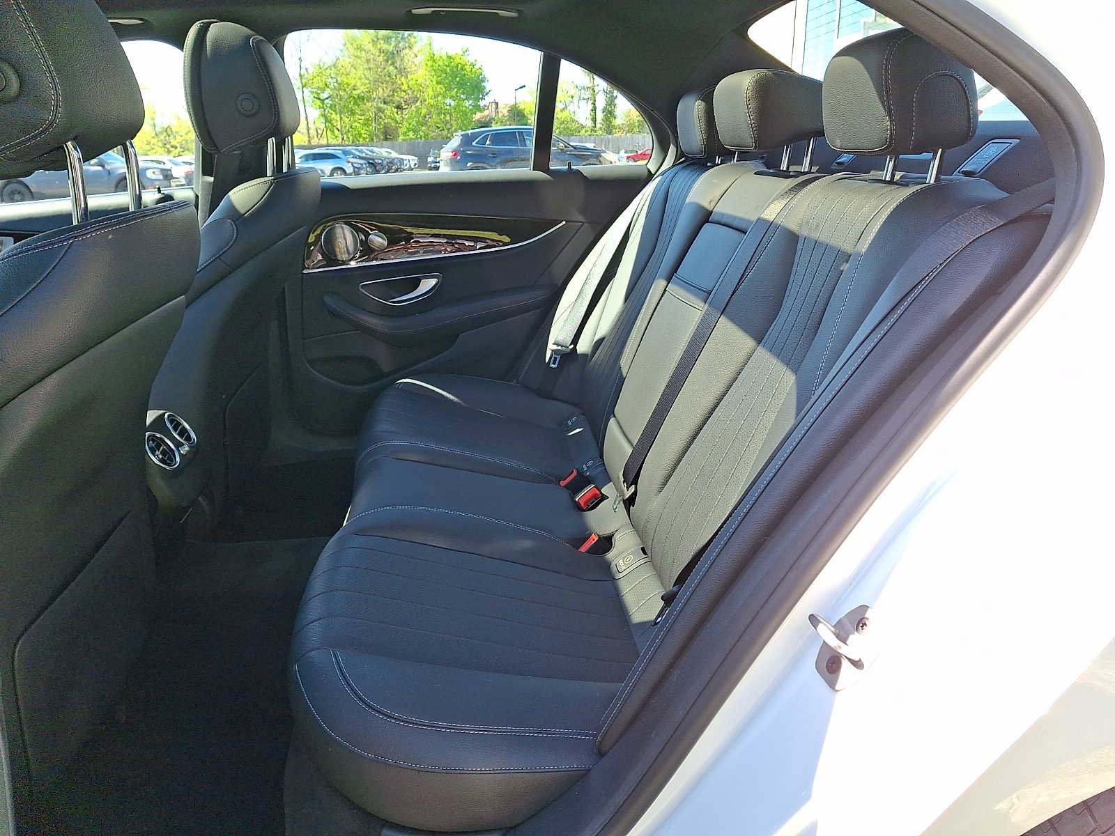 Certified 2022 Mercedes-Benz E 350 4MATIC Sedan image 8