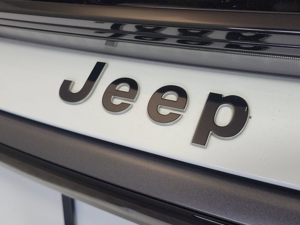 Used 2025 Jeep Wagoneer S Launch Edition AWD/4WD image 7