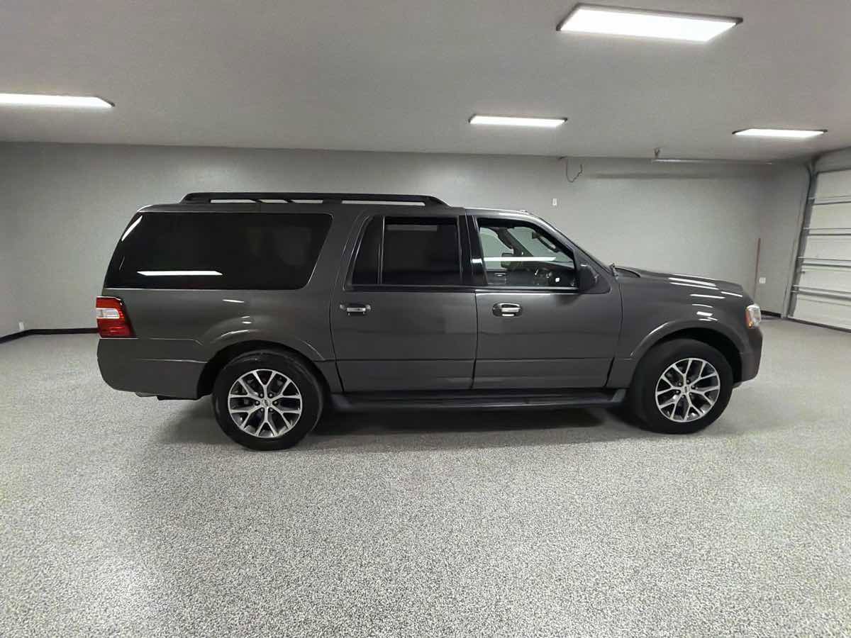 Used 2015 Ford Expedition EL XLT w/ Equipment Group 202A image 2