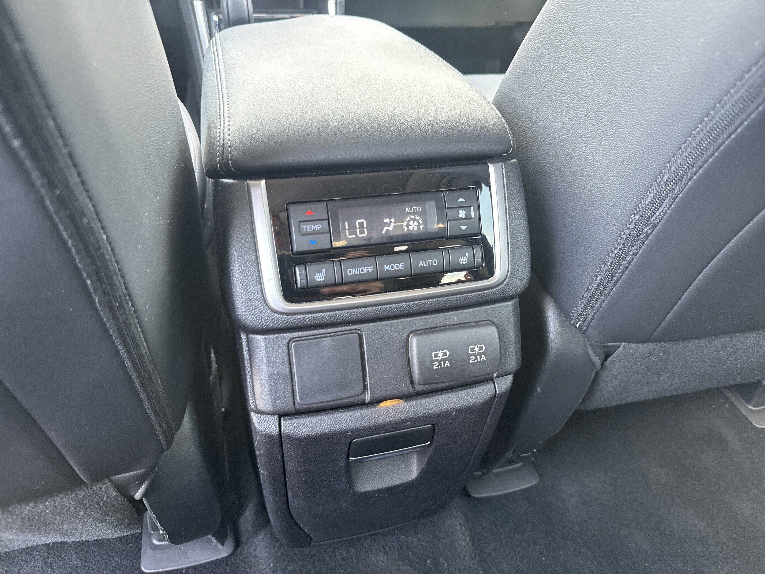 Used 2020 Subaru Ascent Limited w/ Technology Package AWD/4WD image 18
