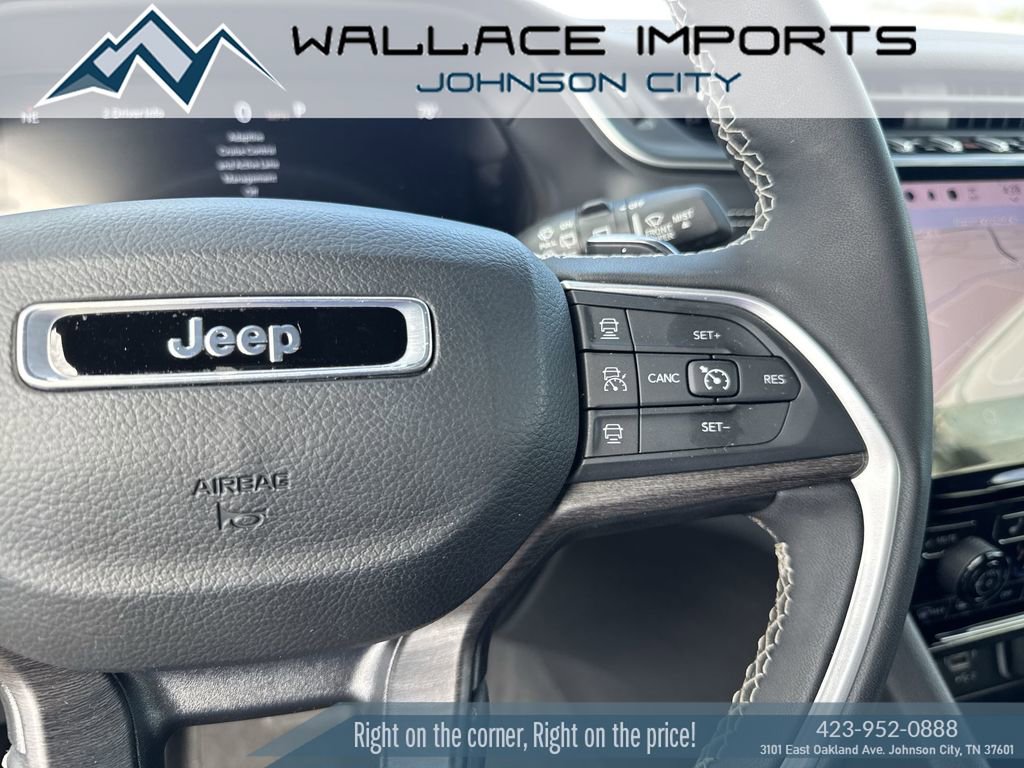 Used 2024 Jeep Grand Cherokee Limited AWD/4WD image 32
