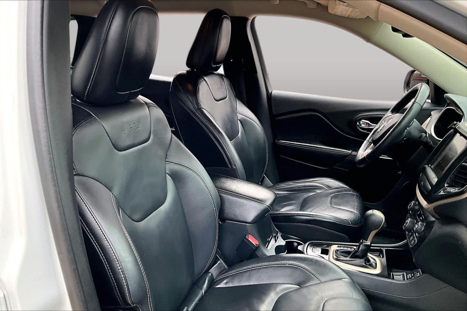 Used 2015 Jeep Cherokee Limited FWD image 9