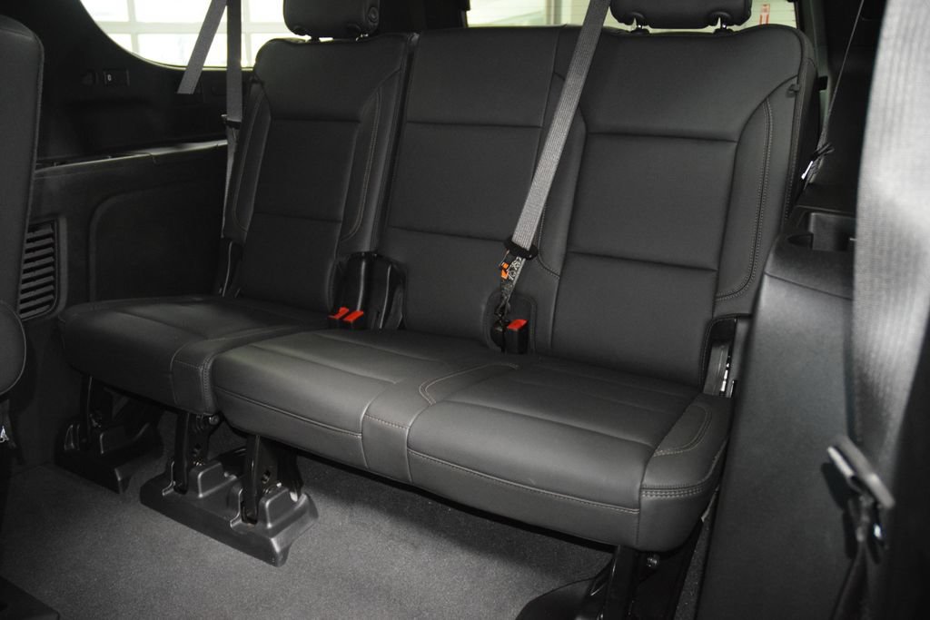 Used 2025 Chevrolet Suburban High Country AWD/4WD image 45