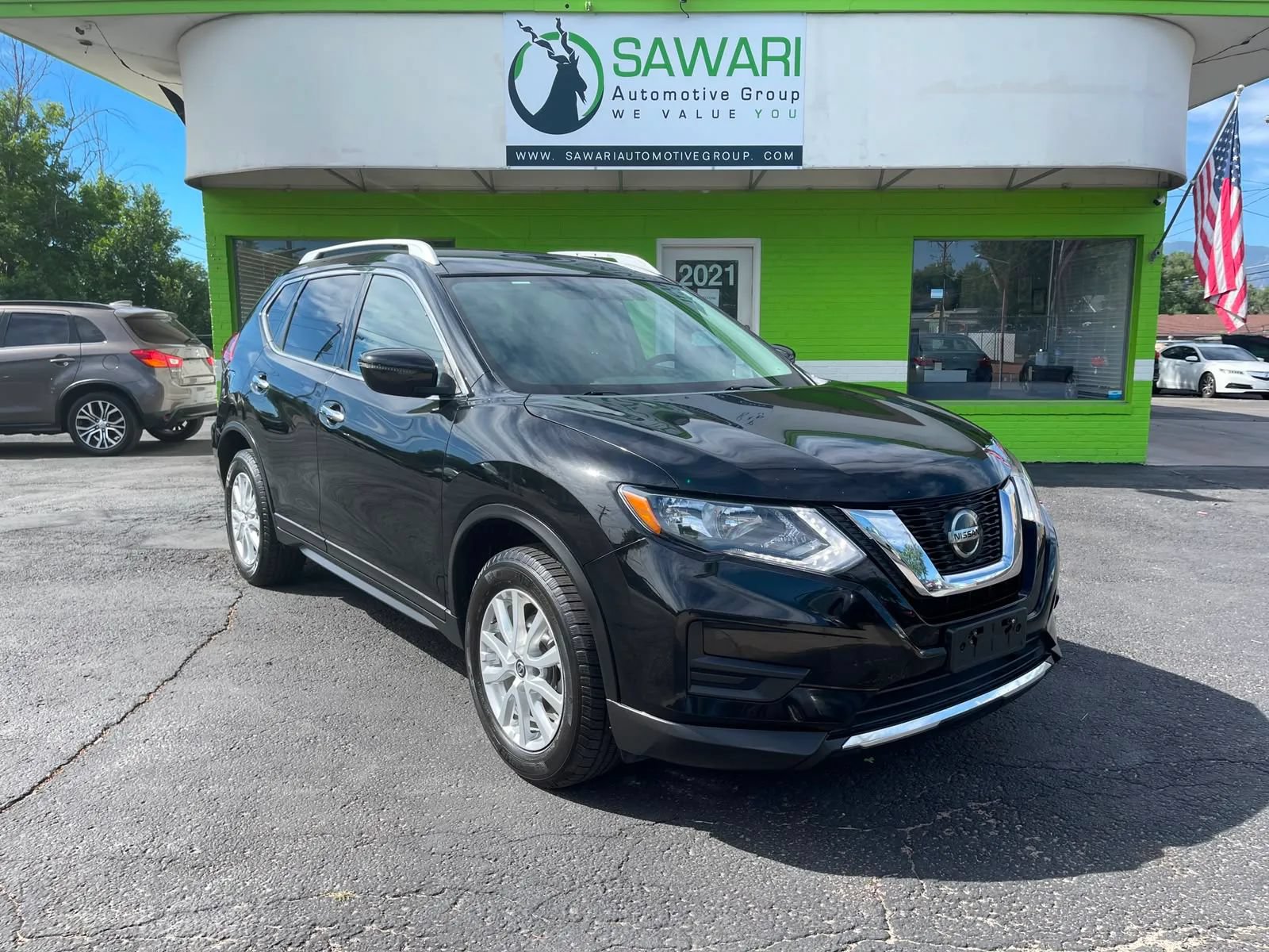 Used 2018 Nissan Rogue SV AWD/4WD image 1