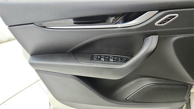 Used 2020 Maserati Levante S image 36