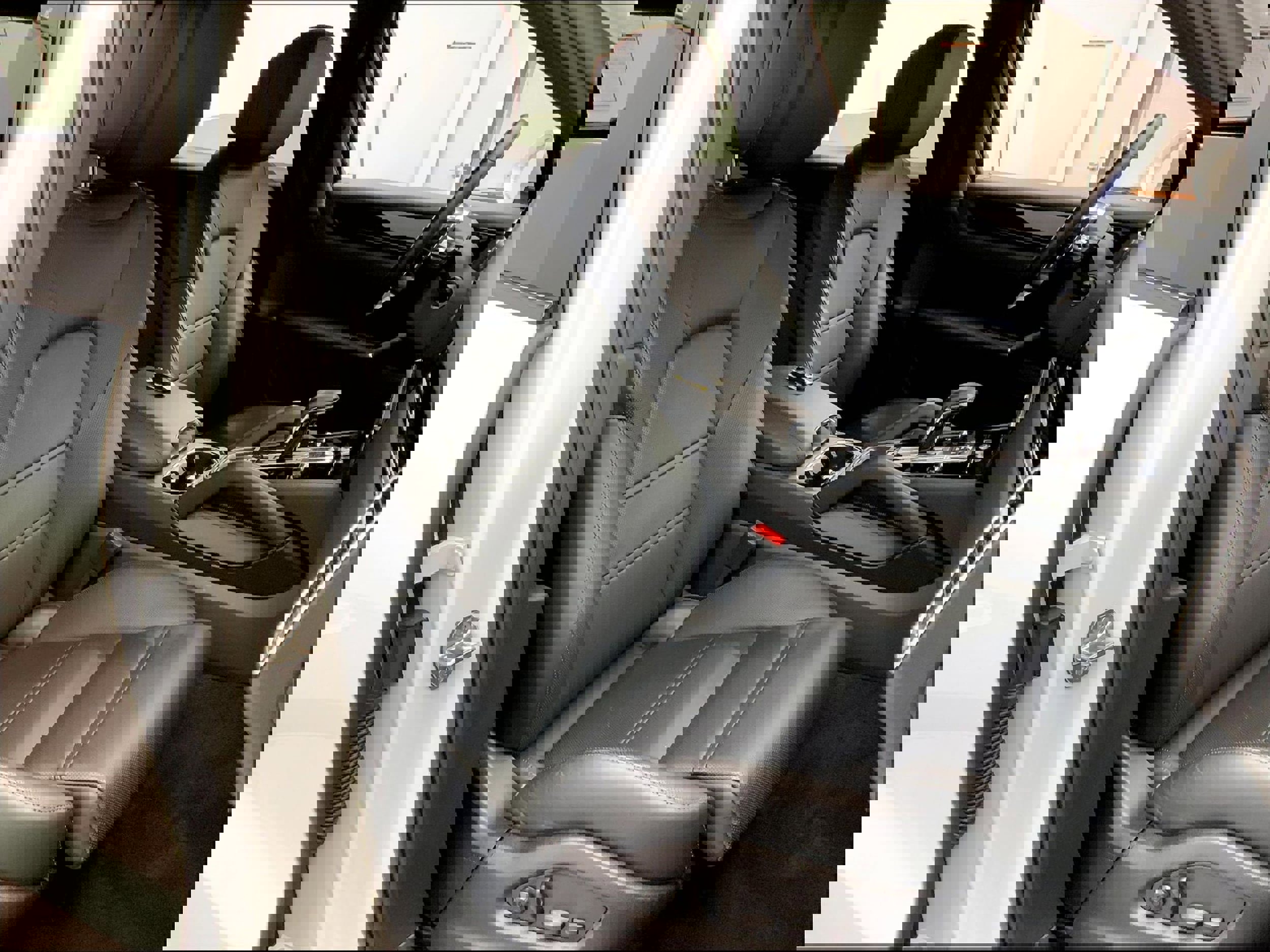 Used 2022 Porsche Cayenne E-Hybrid image 19