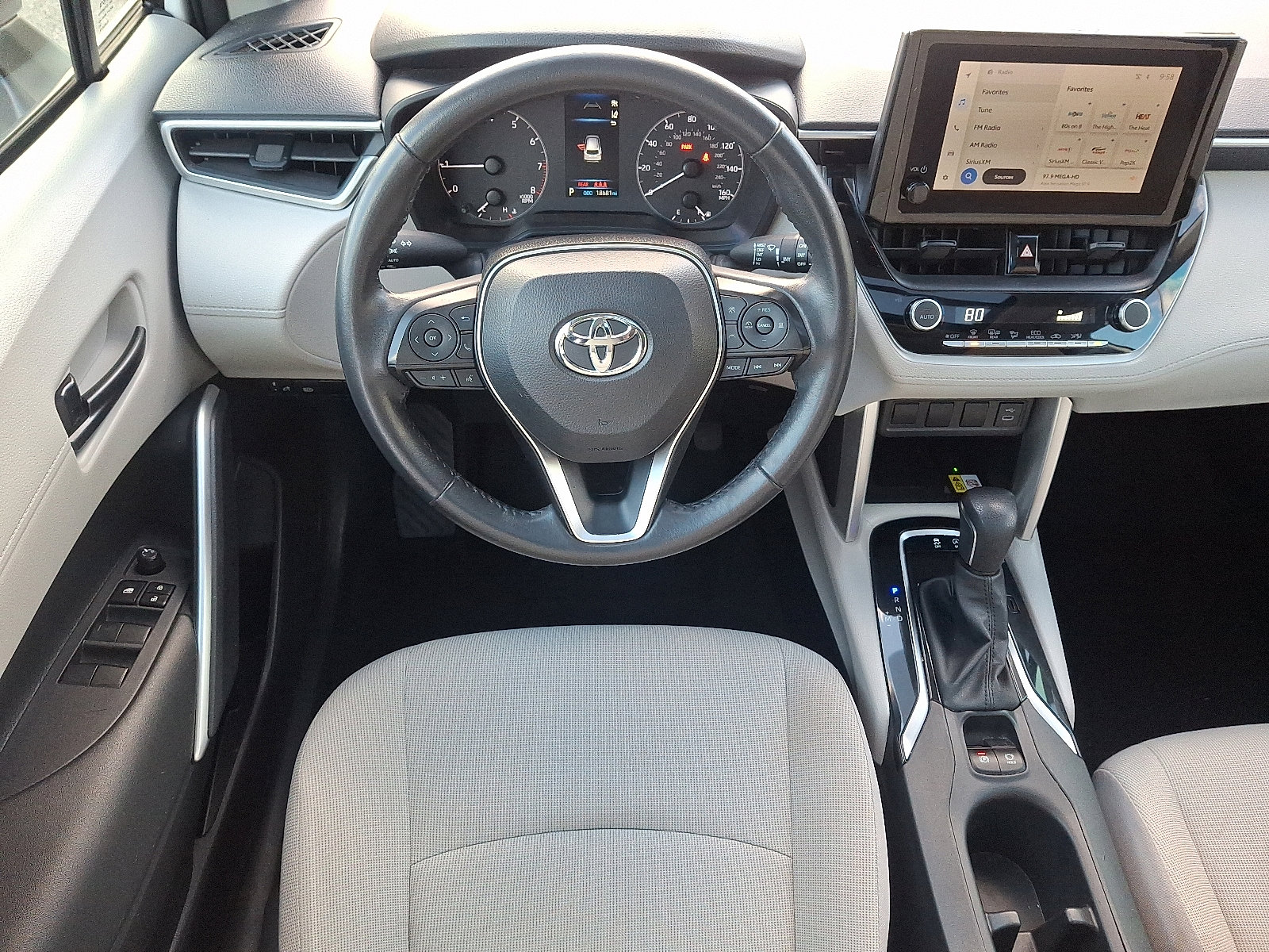 Used 2023 Toyota Corolla Cross LE image 11