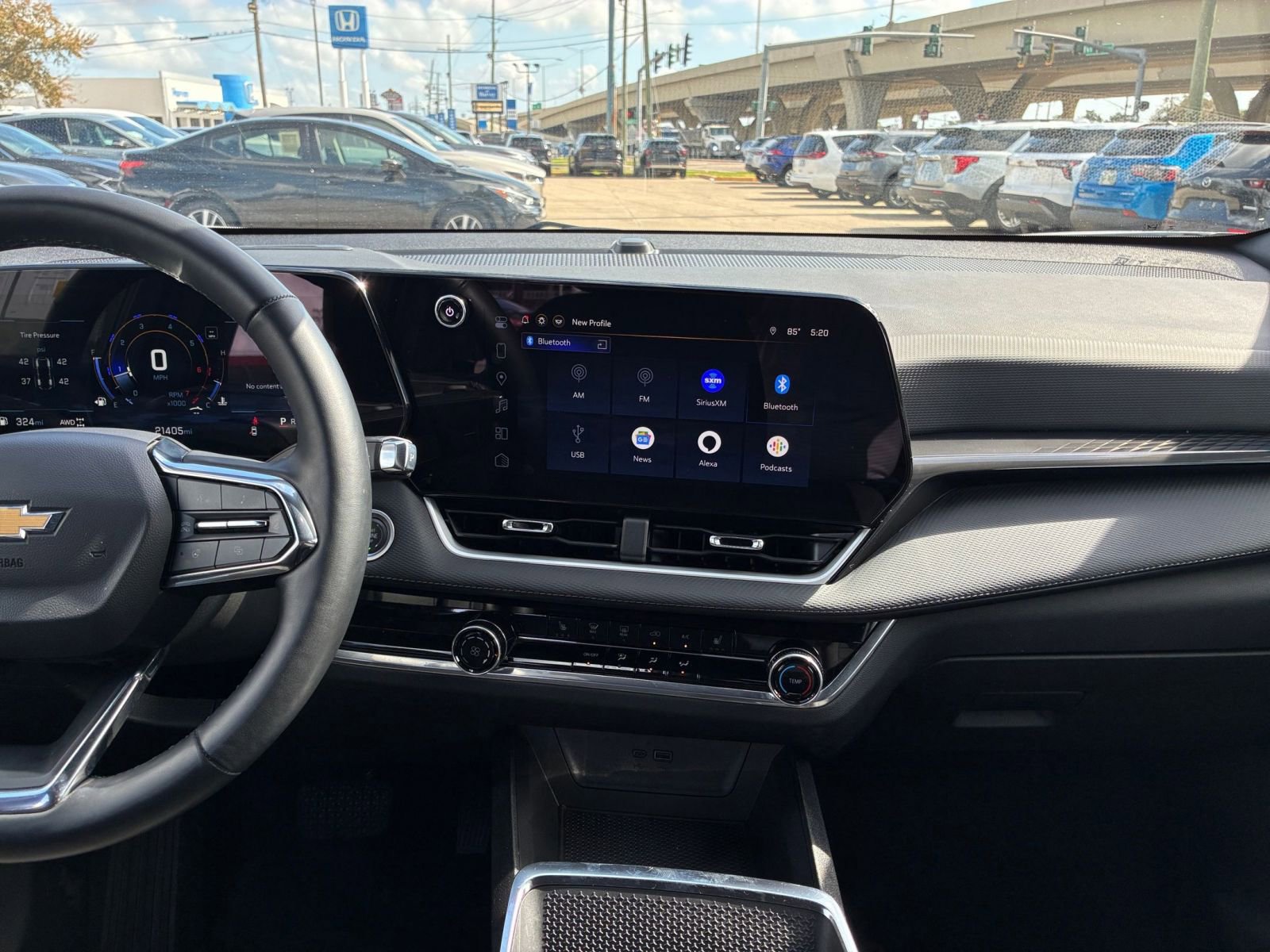 Used 2025 Chevrolet Equinox LT AWD/4WD image 14