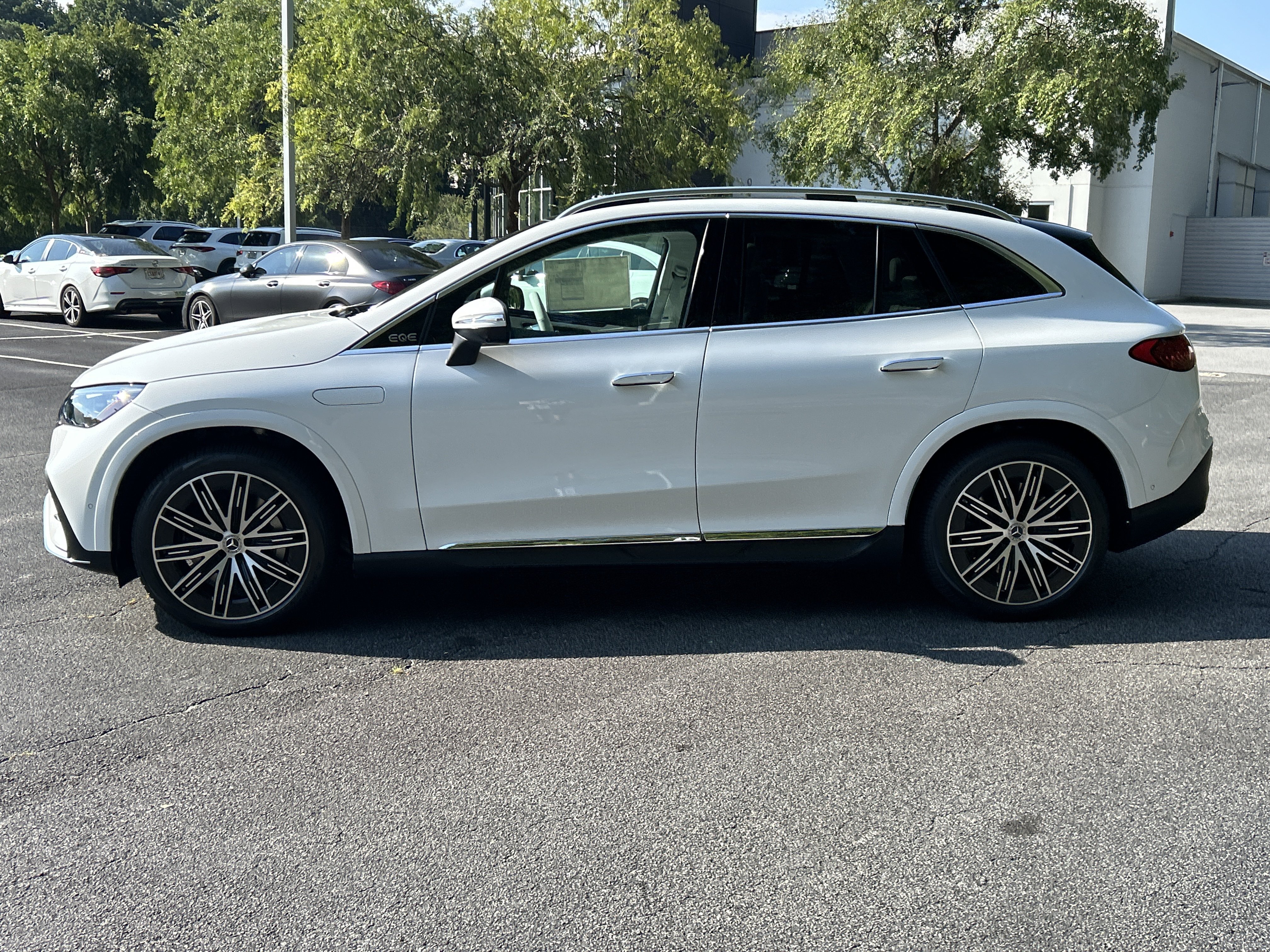 New 2026 Mercedes-Benz EQE 320 4MATIC SUV image 12