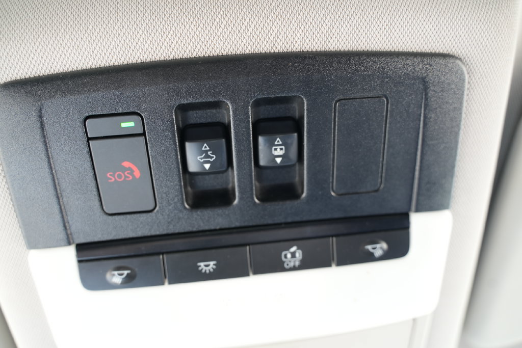 Used 2022 Nissan Rogue Platinum w/ Head-Up Display Package FWD image 39